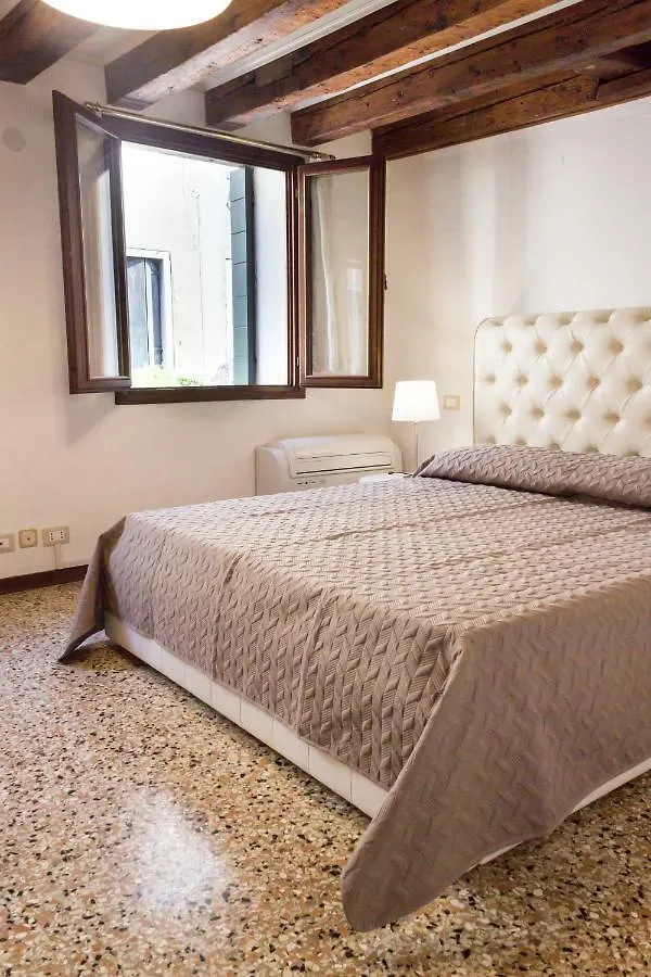 Sansoni Palace - Canal View Hotel Venice