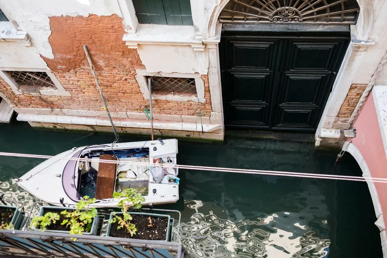 Sansoni Palace - Canal View Hotel Venice Apartment